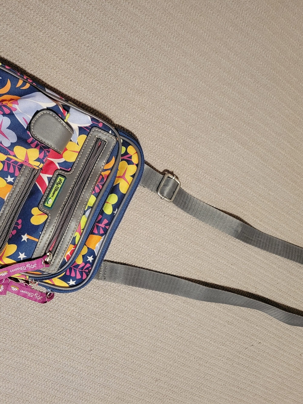 Lily Bloom Floral Crossbody Bag – Gray Straps